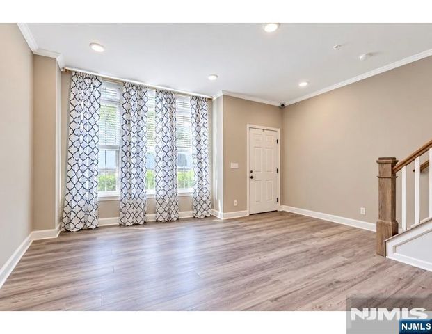 78 Leahy Drive 4909, Wood Ridge, NJ 07075