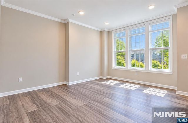 78 Leahy Drive 4909, Wood Ridge, NJ 07075
