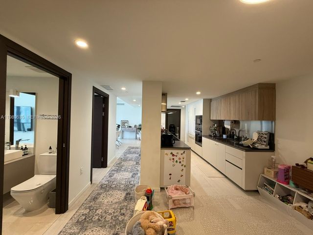 1000 Brickell Plaza 4506, Miami, FL 33131