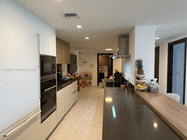 1000 Brickell Plaza 4506, Miami, FL 33131