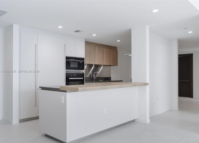 1000 Brickell Plaza 4506, Miami, FL 33131