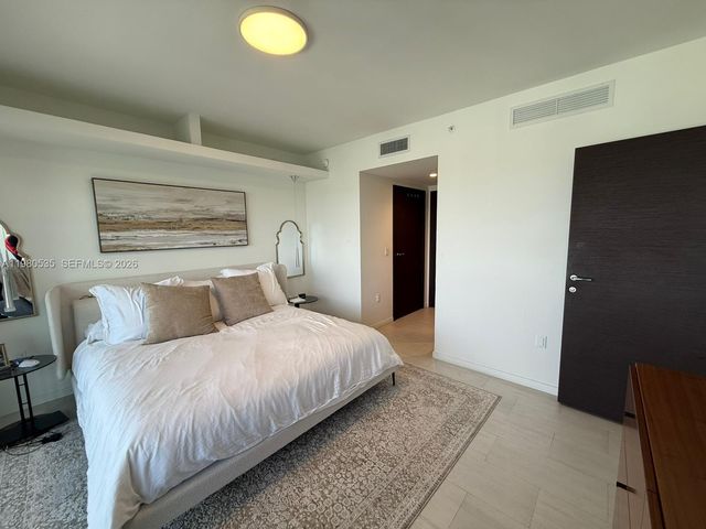 1000 Brickell Plaza 4506, Miami, FL 33131