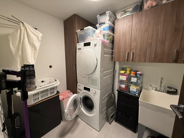 1000 Brickell Plaza 4506, Miami, FL 33131