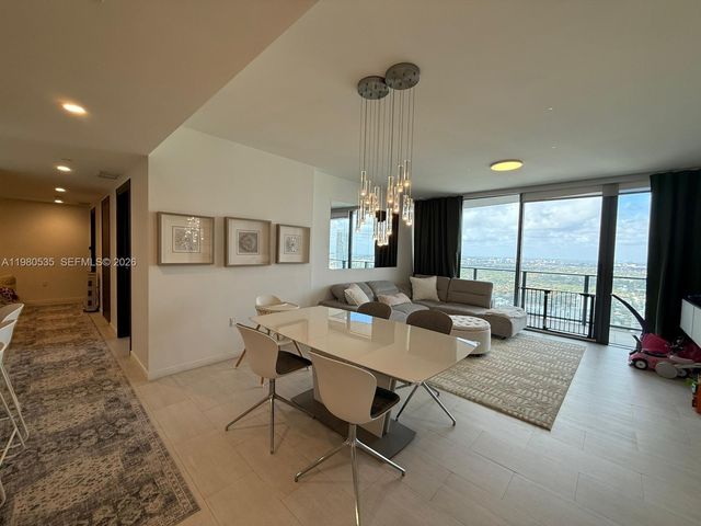 1000 Brickell Plaza 4506, Miami, FL 33131