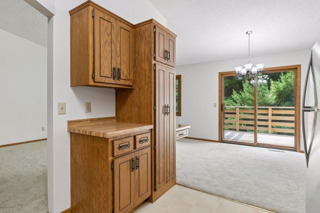 2002 Mesabi Avenue E, Maplewood, MN 55109