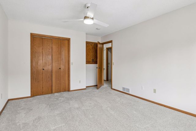 2002 Mesabi Avenue E, Maplewood, MN 55109