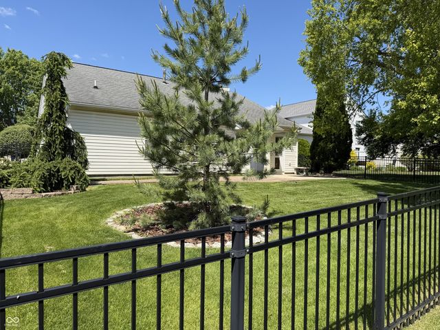 12051 Driftstone Drive, Fishers, IN 46037