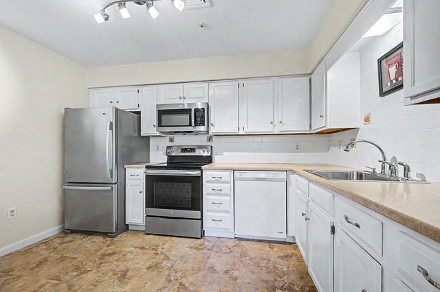 29 Rainbow Pond Dr. B1, Walpole, MA 02081