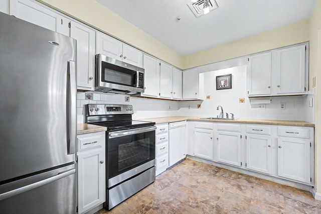 29 Rainbow Pond Dr. B1, Walpole, MA 02081