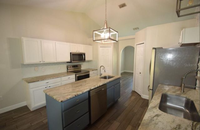 241 PINE SHADOW LANE, Auburndale, FL 33823