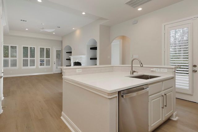 22 Mill Point Place, The Woodlands, TX 77380