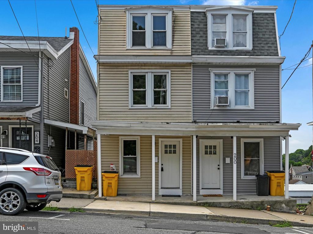202 S SAINT JOHN ST, Schuylkill Haven, PA 17972