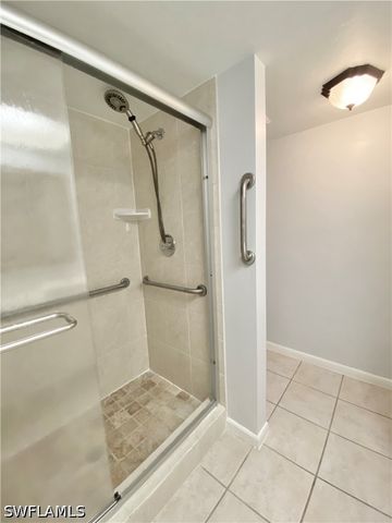 4955 Pepper CIR B-204, Naples, FL 34113