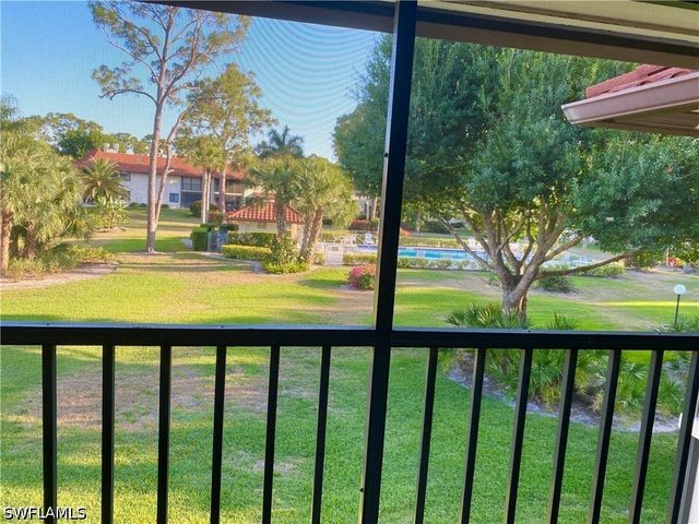 4955 Pepper CIR B-204, Naples, FL 34113