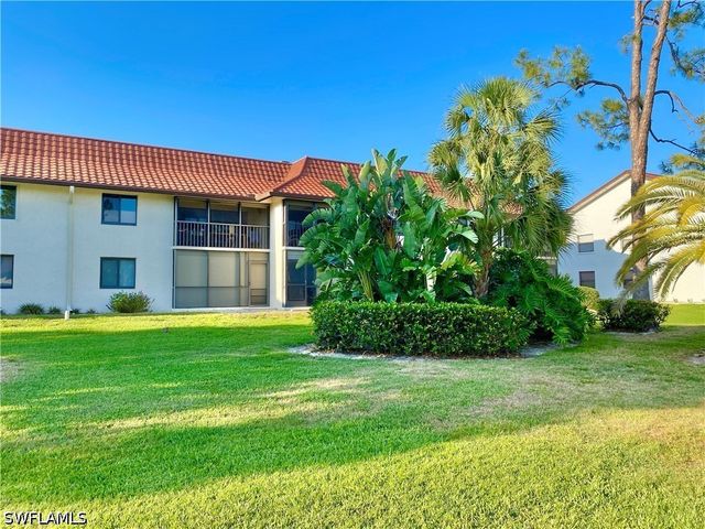 4955 Pepper CIR B-204, Naples, FL 34113