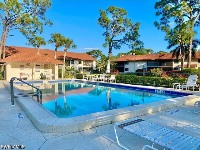 4955 Pepper CIR B-204, Naples, FL 34113