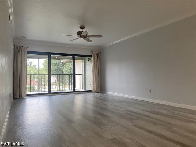 4955 Pepper CIR B-204, Naples, FL 34113