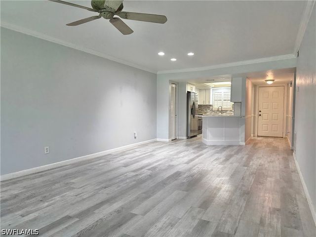 4955 Pepper CIR B-204, Naples, FL 34113
