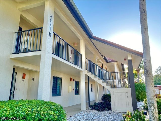 4955 Pepper CIR B-204, Naples, FL 34113