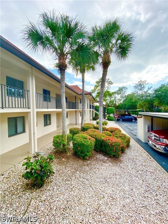 4955 Pepper CIR B-204, Naples, FL 34113