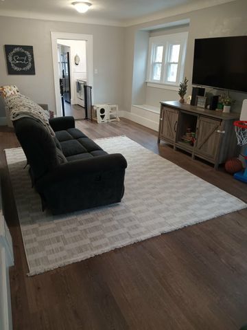 2736 Mondamin Avenue, Des Moines, IA 50310