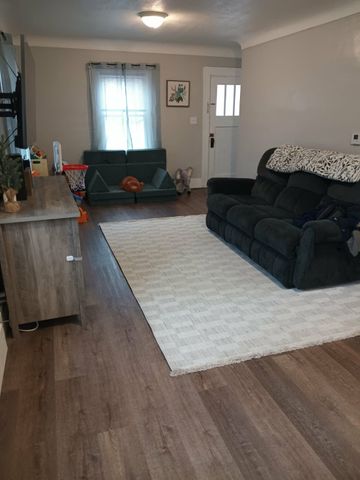 2736 Mondamin Avenue, Des Moines, IA 50310