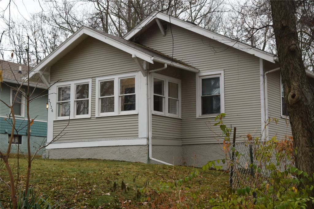 2736 Mondamin Avenue, Des Moines, IA 50310