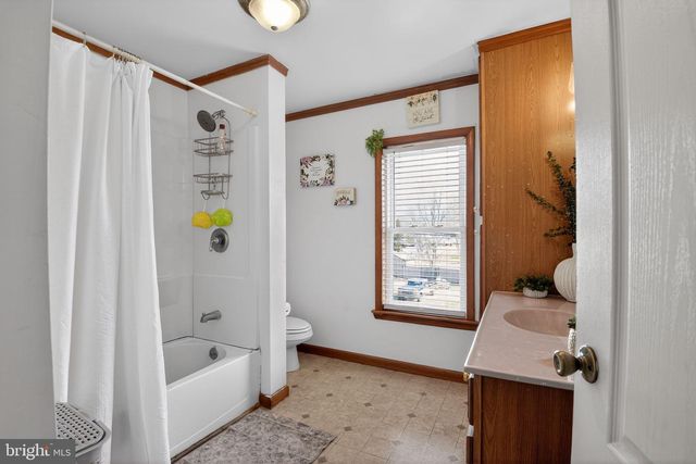 223 CENTER ST, Elmer, NJ 08318