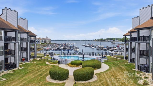 18865 Vineyard Point Lane, Cornelius, NC 28031