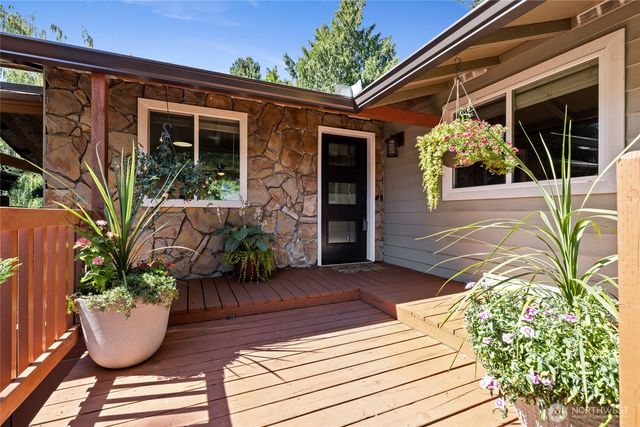 1015 Sequalish Street, Steilacoom, WA 98388