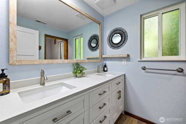1015 Sequalish Street, Steilacoom, WA 98388