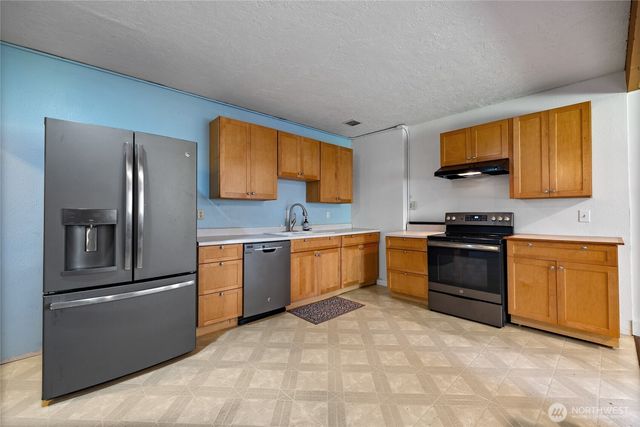 1015 Sequalish Street, Steilacoom, WA 98388