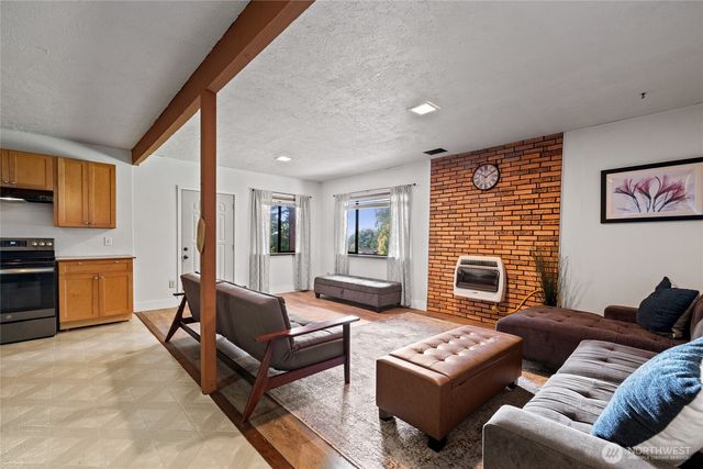 1015 Sequalish Street, Steilacoom, WA 98388