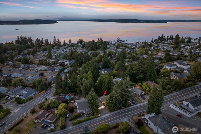 1015 Sequalish Street, Steilacoom, WA 98388