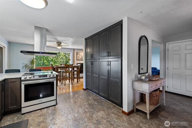 1015 Sequalish Street, Steilacoom, WA 98388