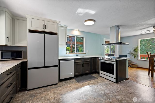 1015 Sequalish Street, Steilacoom, WA 98388