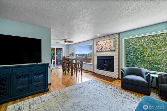 1015 Sequalish Street, Steilacoom, WA 98388