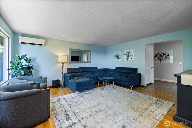 1015 Sequalish Street, Steilacoom, WA 98388