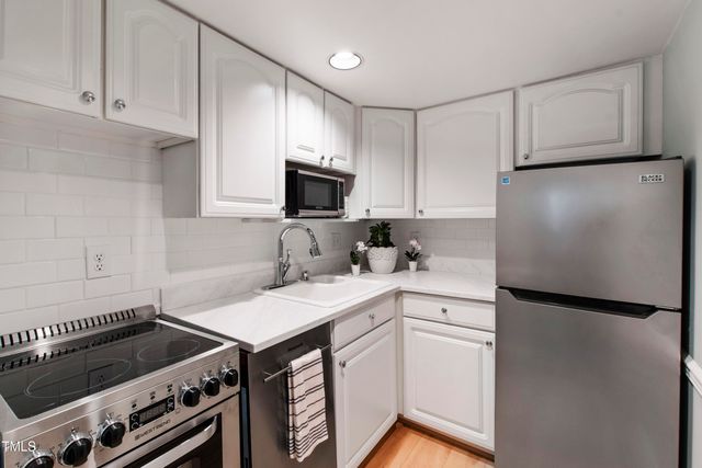 223 Huntington Drive, Chapel Hill, NC 27514