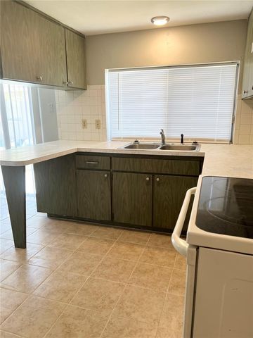 5825 ELM STREET, New Port Richey, FL 34652