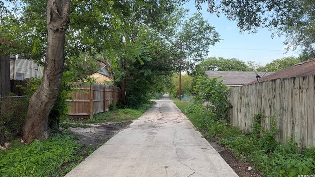 3011 W Cesar E Chavez, San Antonio, TX 78207
