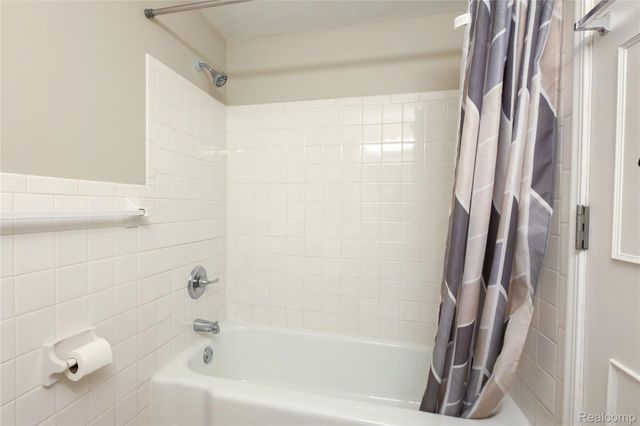 20 Chestnut Street 608, Wyandotte, MI 48192