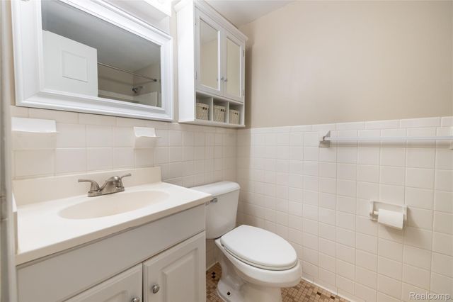 20 Chestnut Street 608, Wyandotte, MI 48192