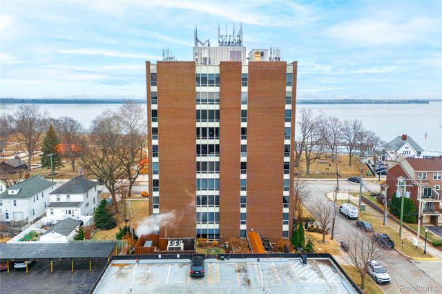20 Chestnut Street 608, Wyandotte, MI 48192