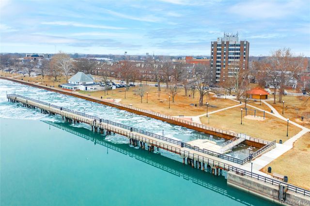 20 Chestnut Street 608, Wyandotte, MI 48192