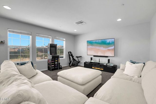 37530 Henna Lane, Palmdale, CA 93551