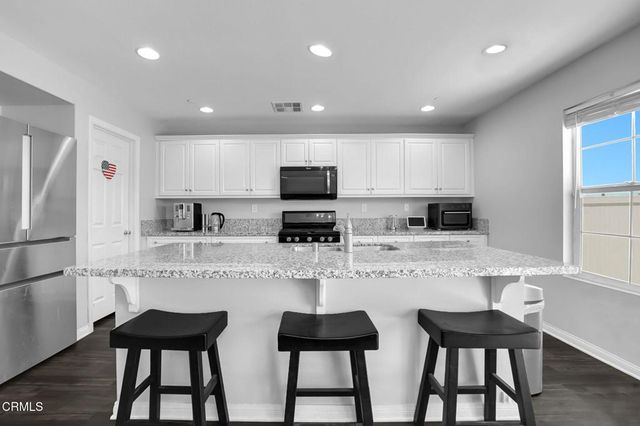 37530 Henna Lane, Palmdale, CA 93551
