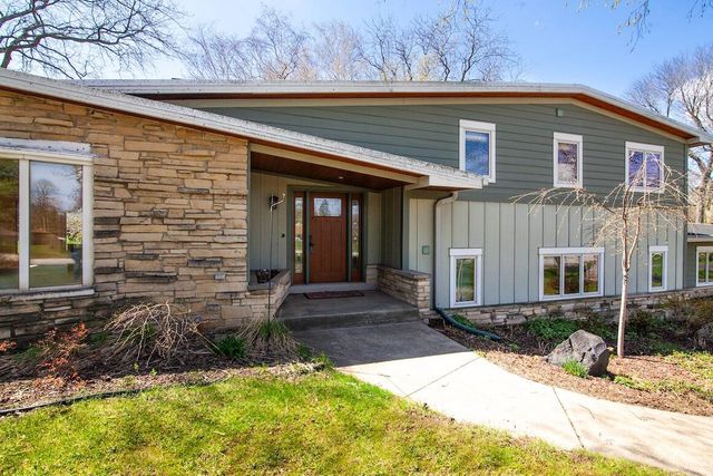 W154N8067 Elm LANE, Menomonee Falls, WI 53051