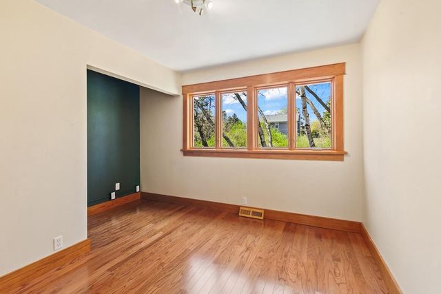 W154N8067 Elm LANE, Menomonee Falls, WI 53051