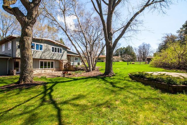 W154N8067 Elm LANE, Menomonee Falls, WI 53051